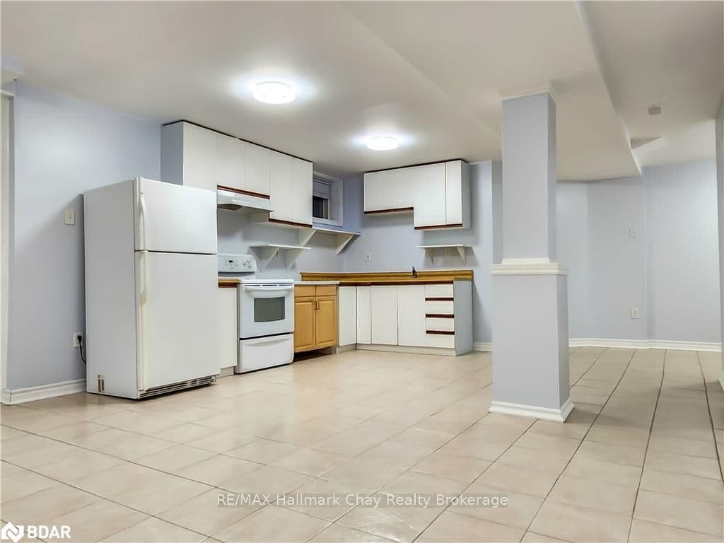 66 CARLEY Crescent Unit Lower photo 9