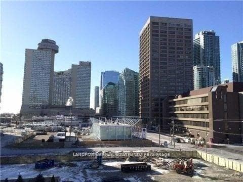 39 Queens Quay Unit 438 photo 5