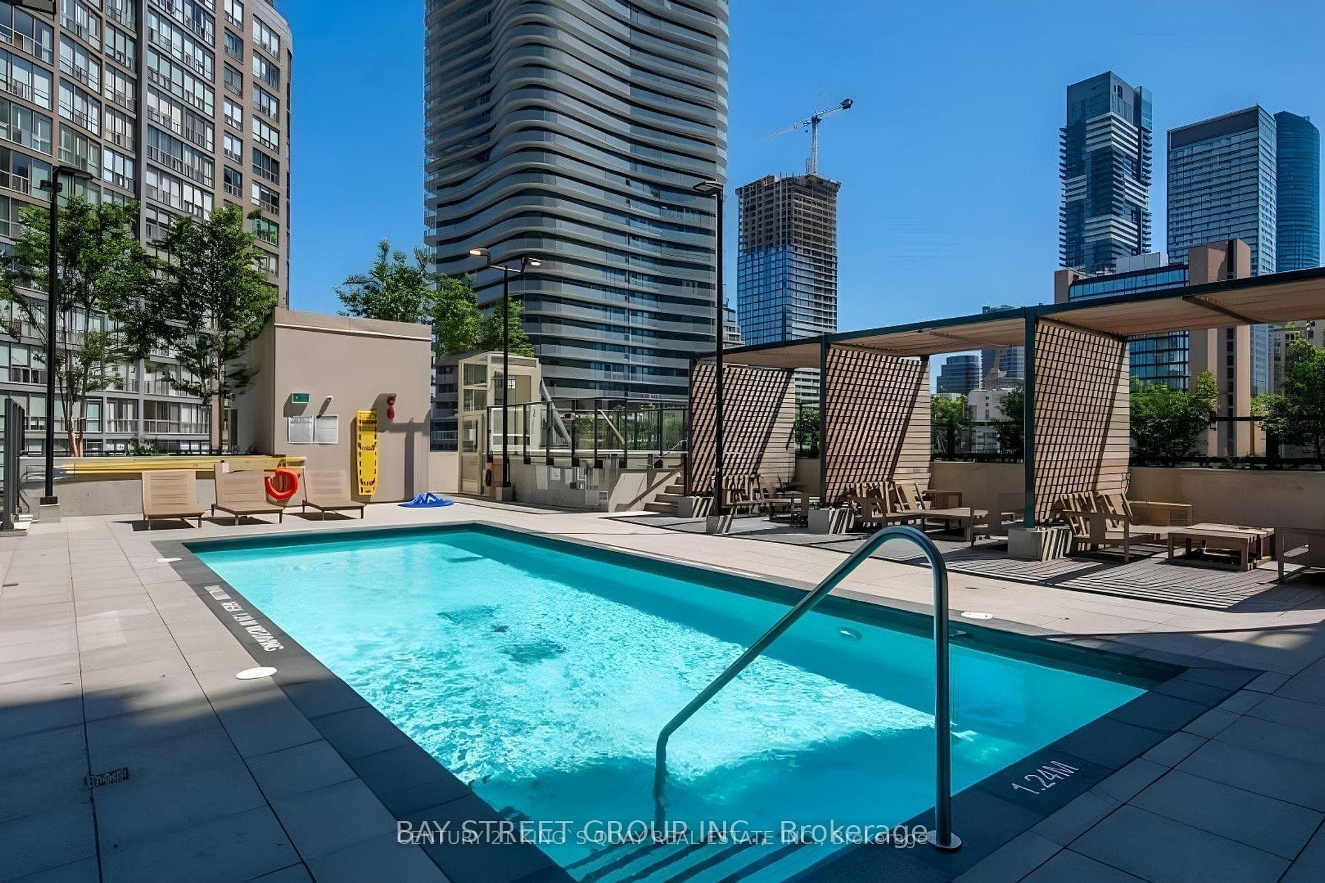 955 Bay Street Unit 614 photo 14
