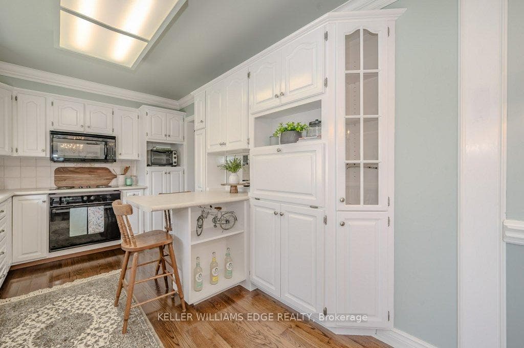 908 Francis Road photo 12