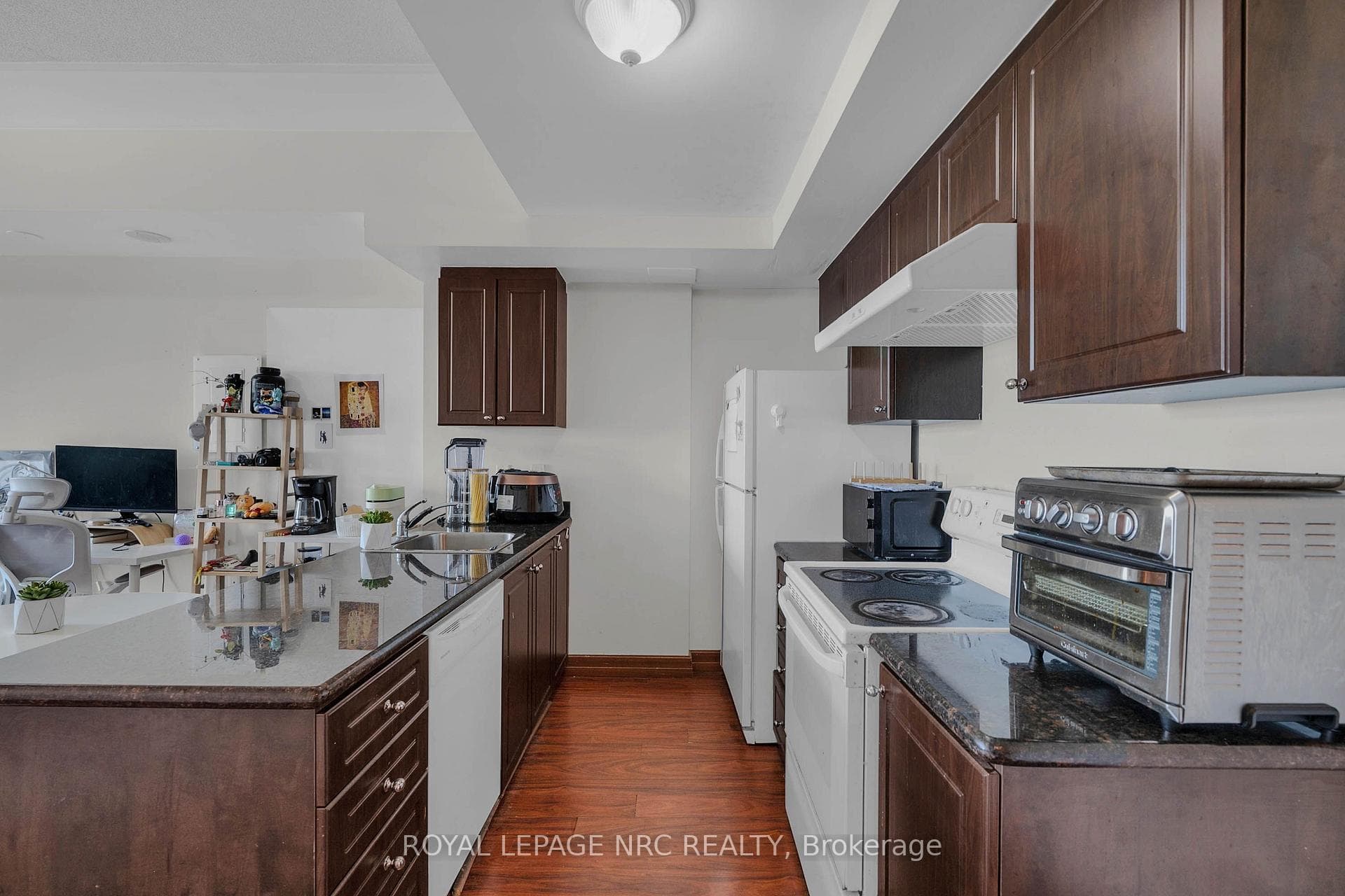 15 Maplewood Avenue Unit PH 6 photo 16