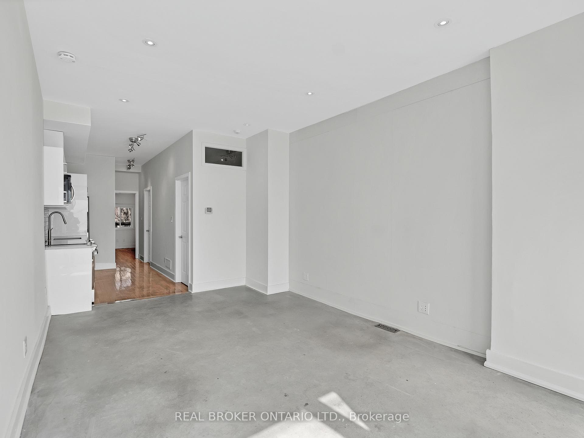 1928 Gerrard Street Unit Main Fl photo 4