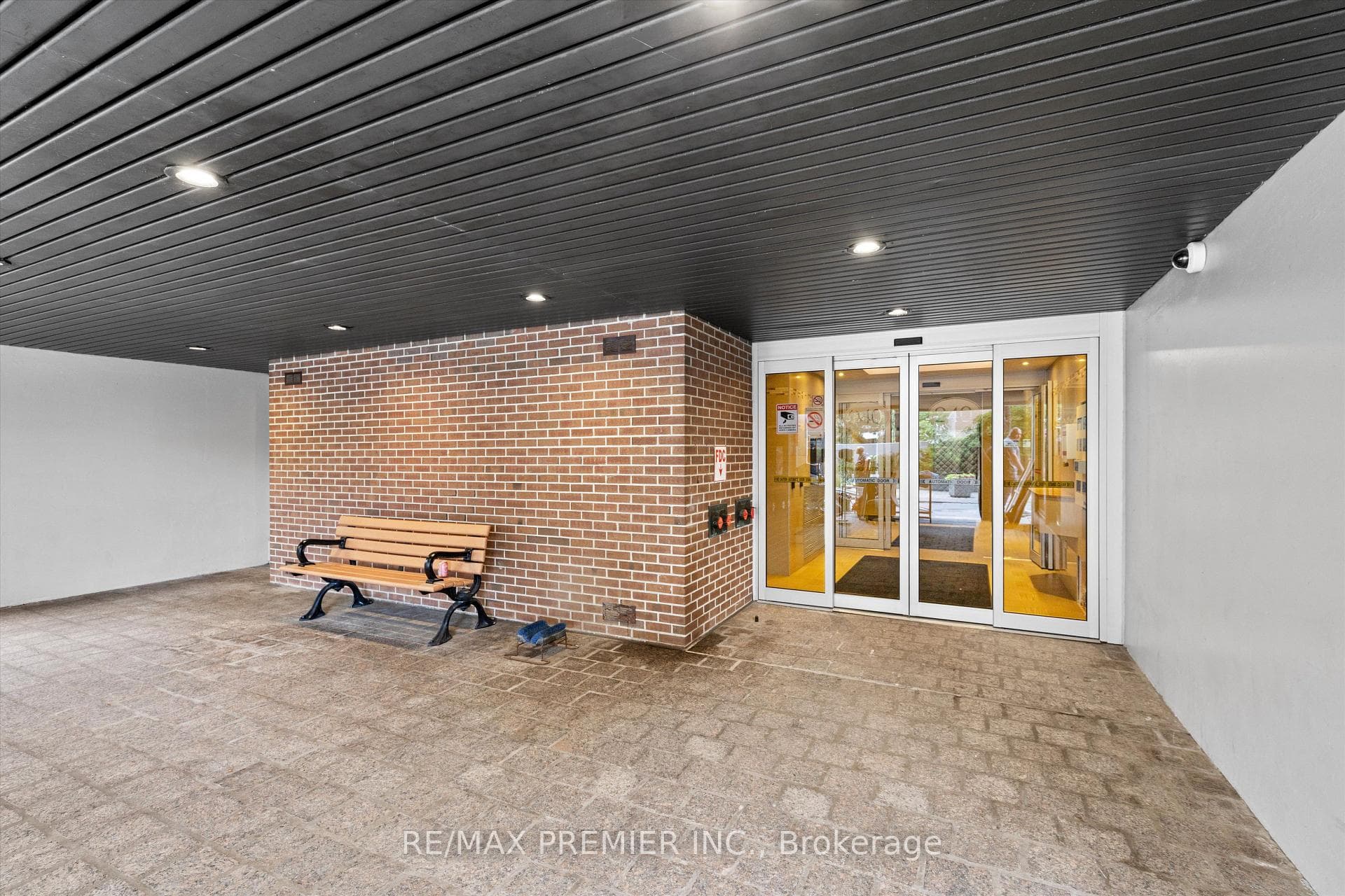 240 Scarlett Road Unit 711 photo 2