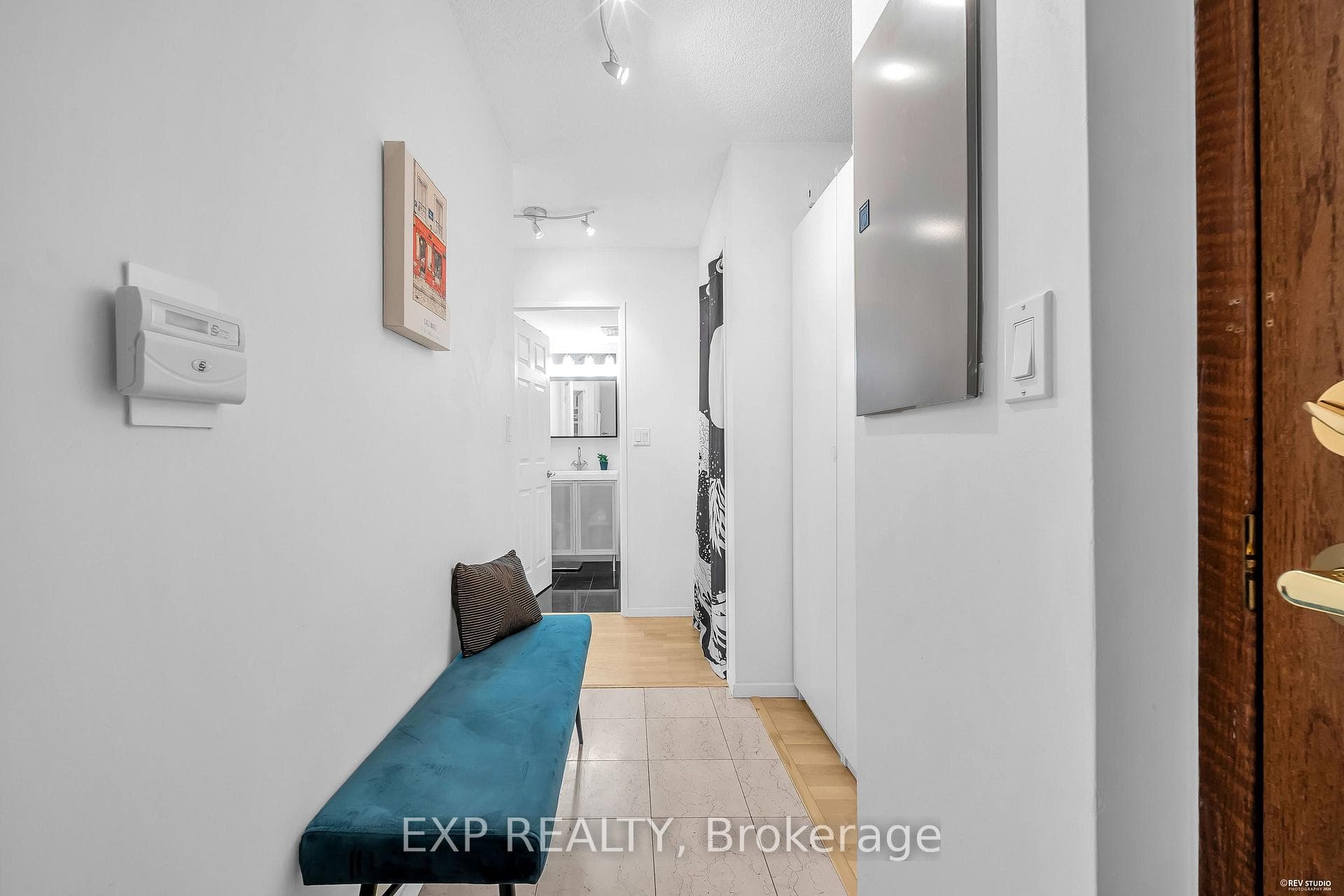 8 Lee Centre Drive Unit 1016 photo 6