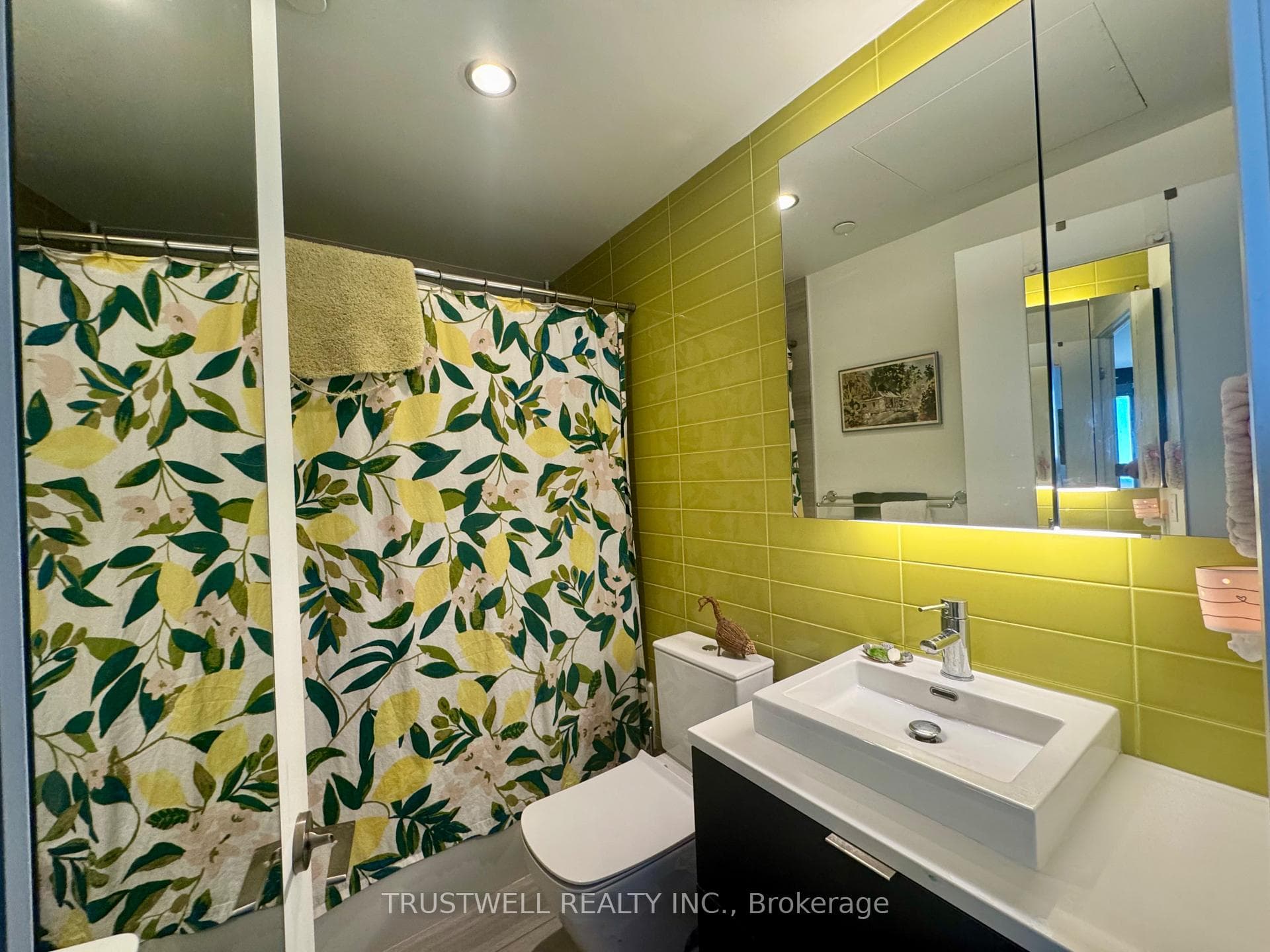 170 Bayview Avenue Unit 1308 photo 9
