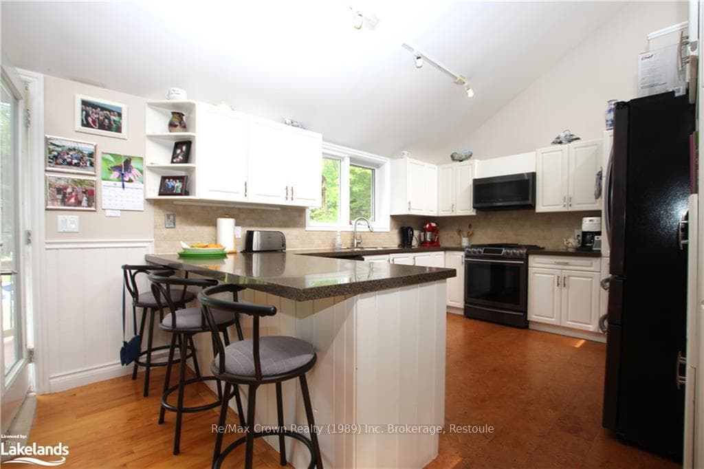 41 HAZELTON Lane photo 15