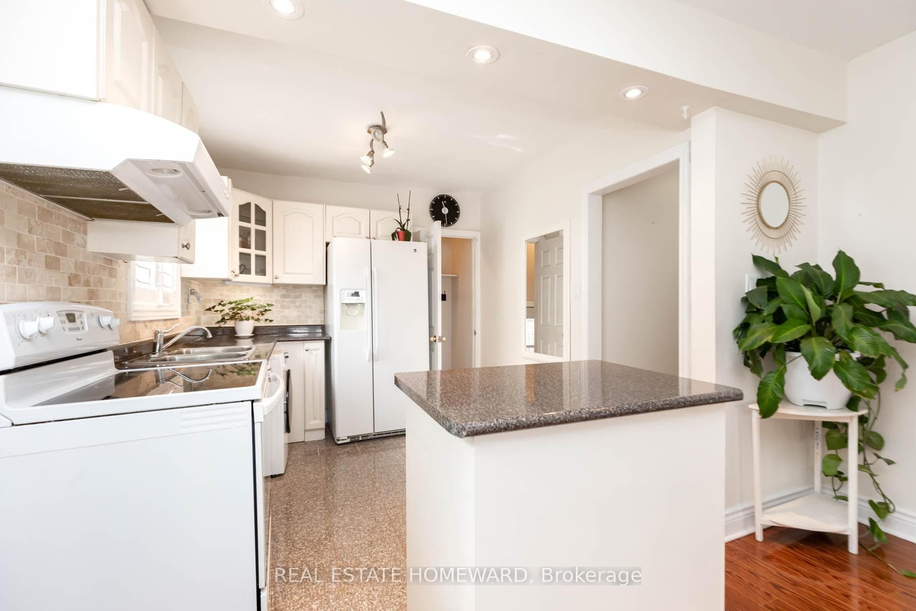 70 Birchmount Road photo 13