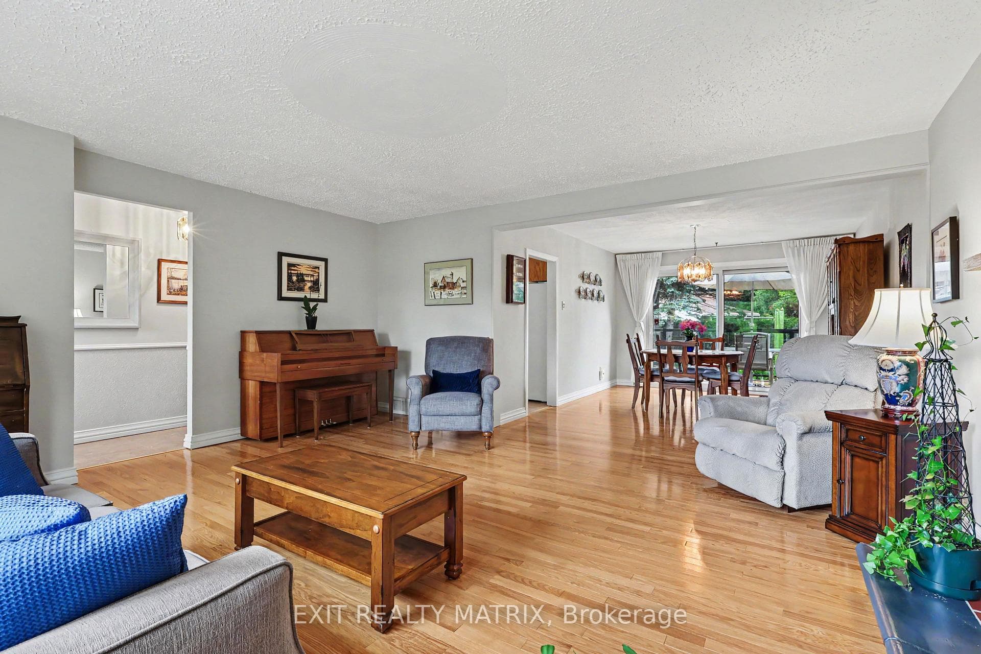 39 Tauvette Street photo 6