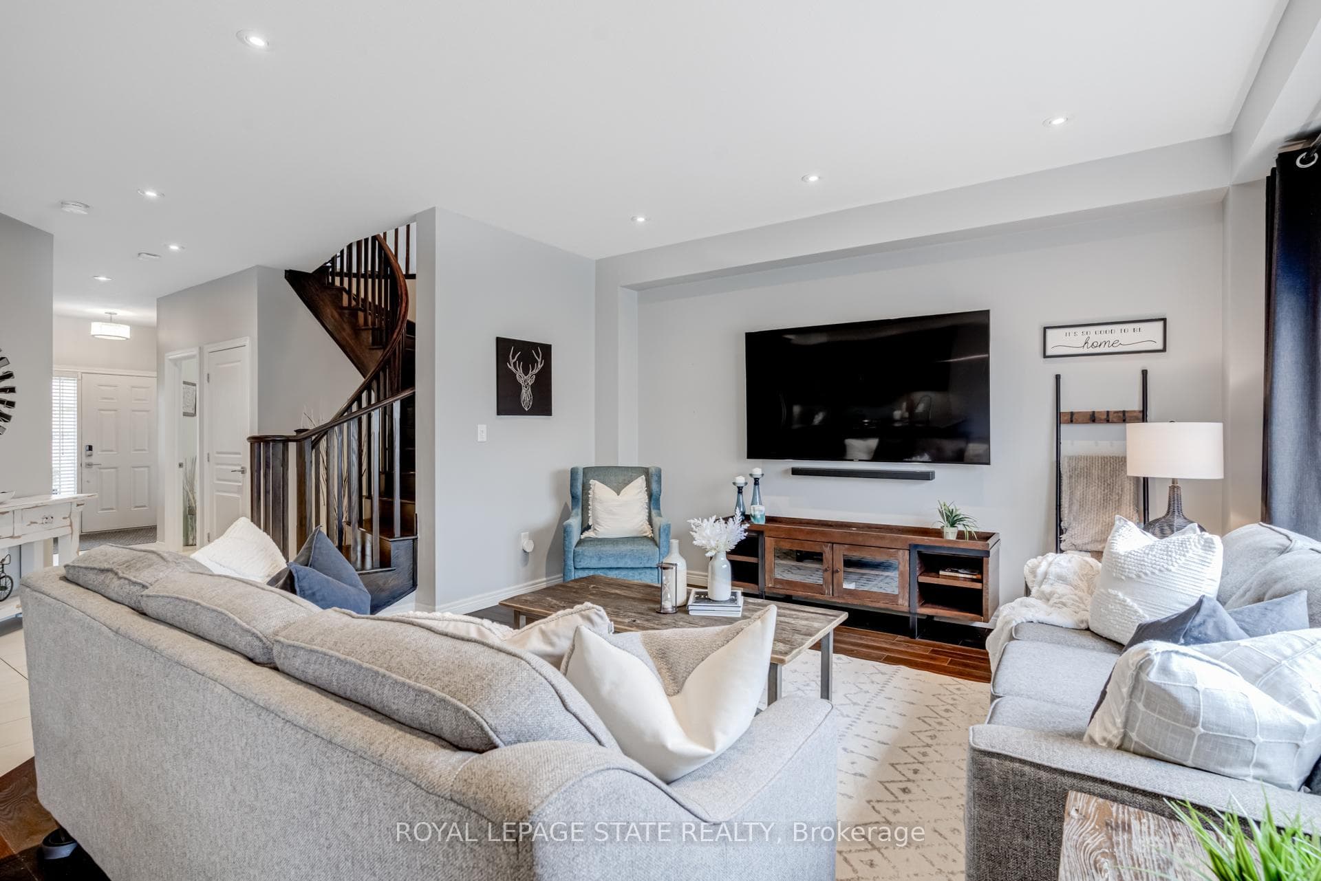 447 Macintosh Drive photo 4
