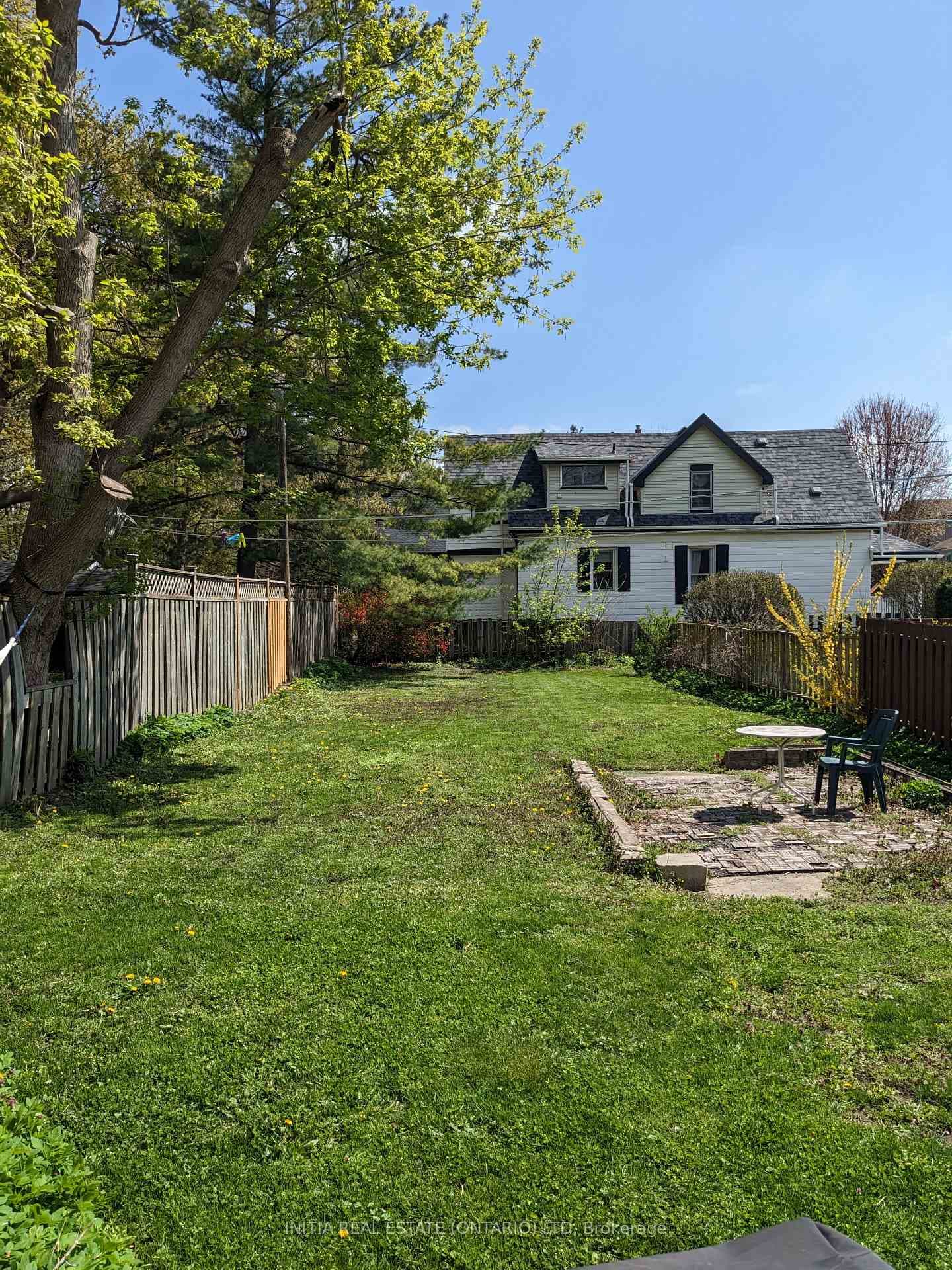 796 William Street photo 23