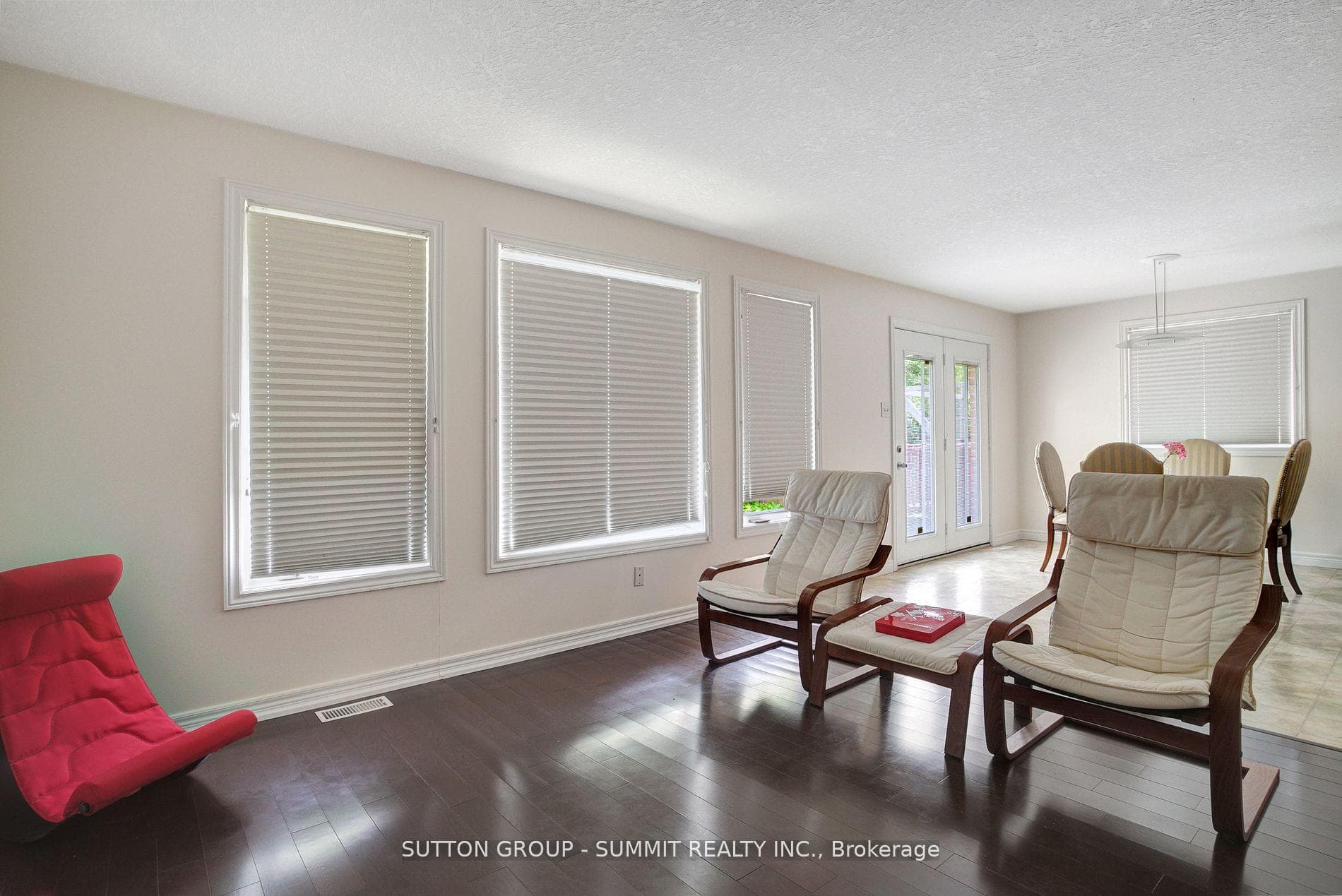 436 Lausanne Crescent photo 4