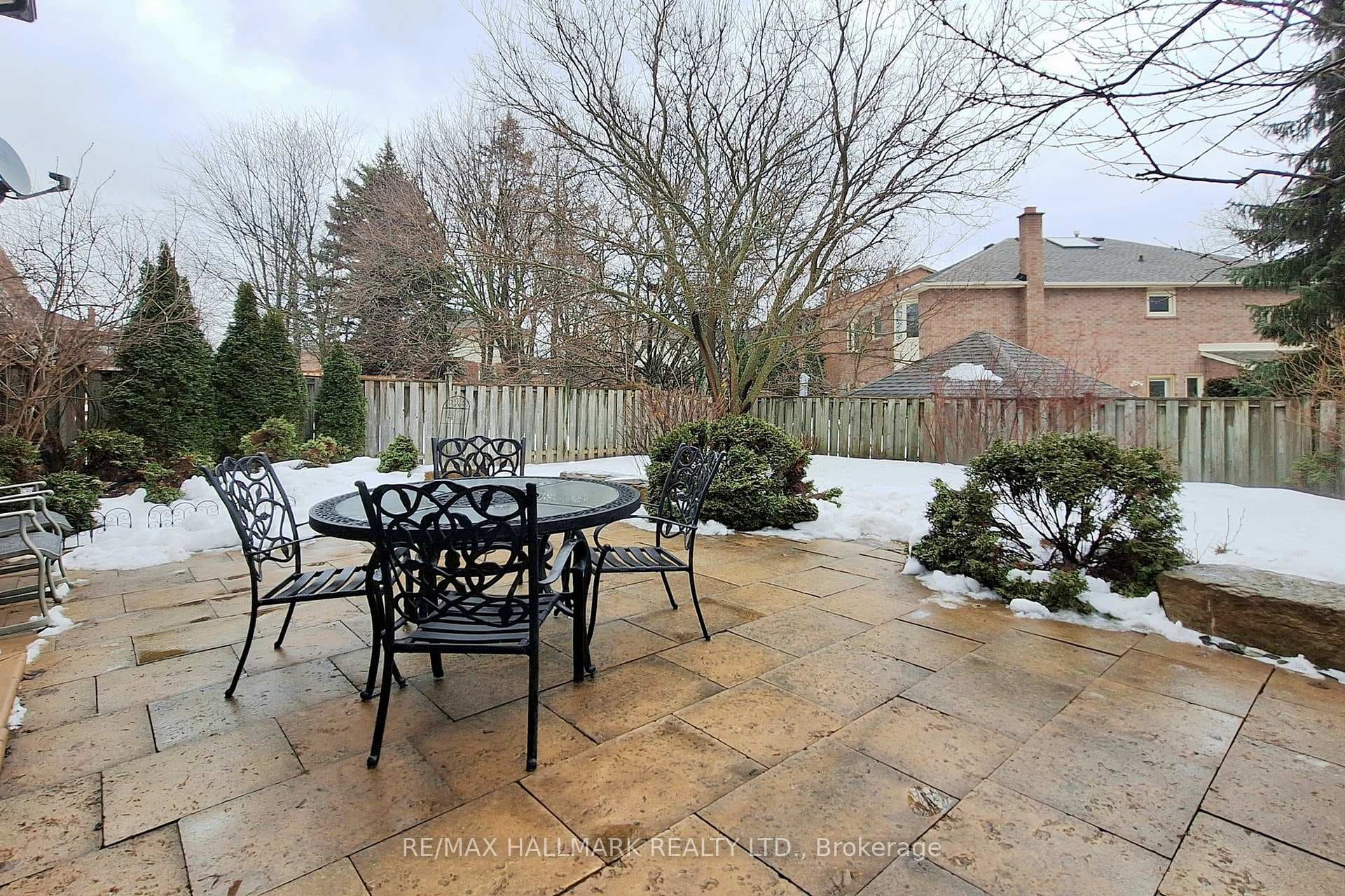45 Larkin Avenue photo 38