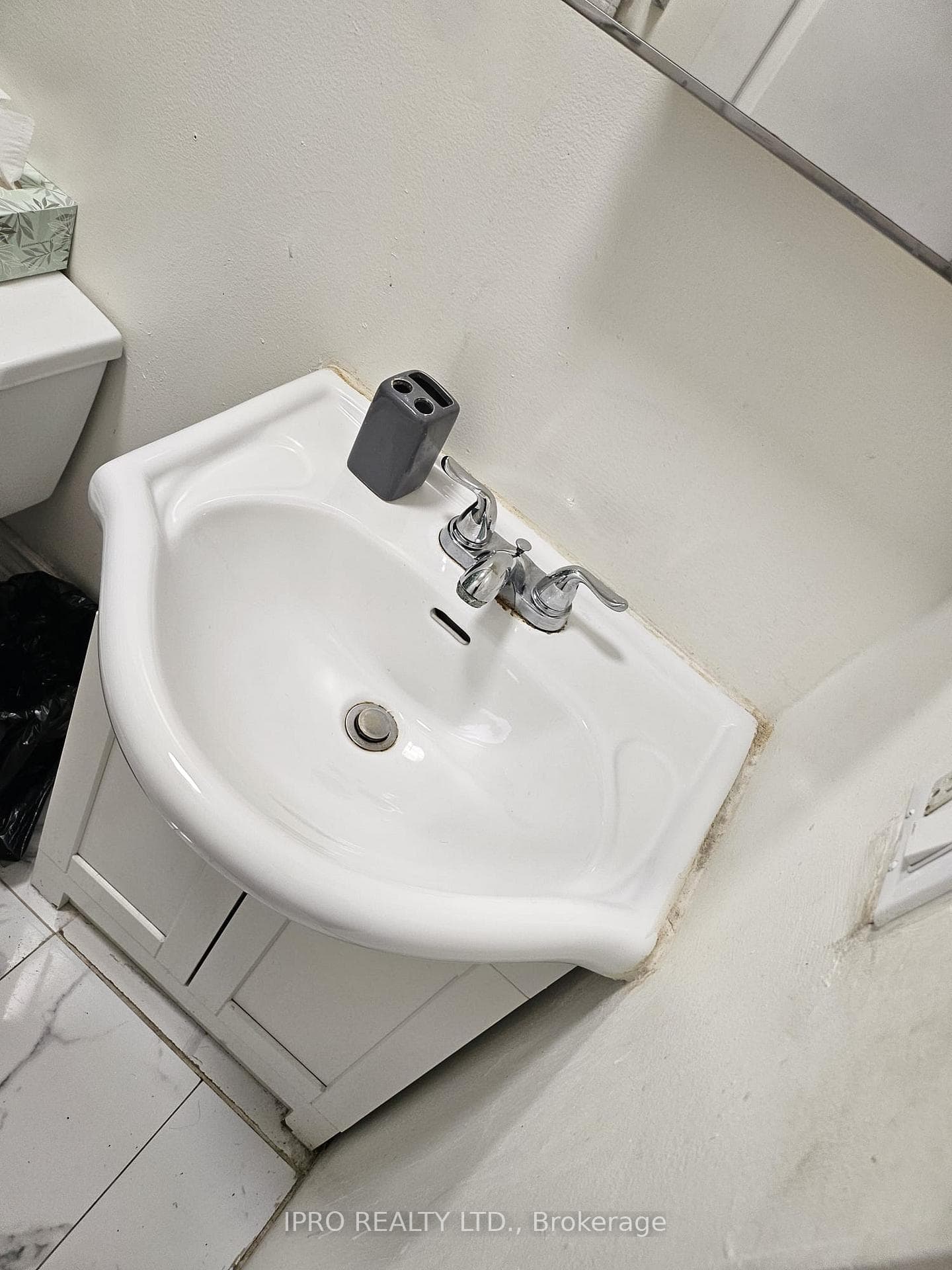 15 Ainslie Street Unit 2 photo 9