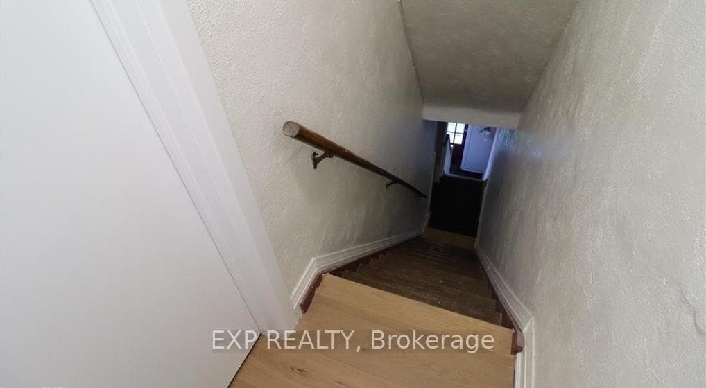 875 Millwood Road Unit 3B photo 3