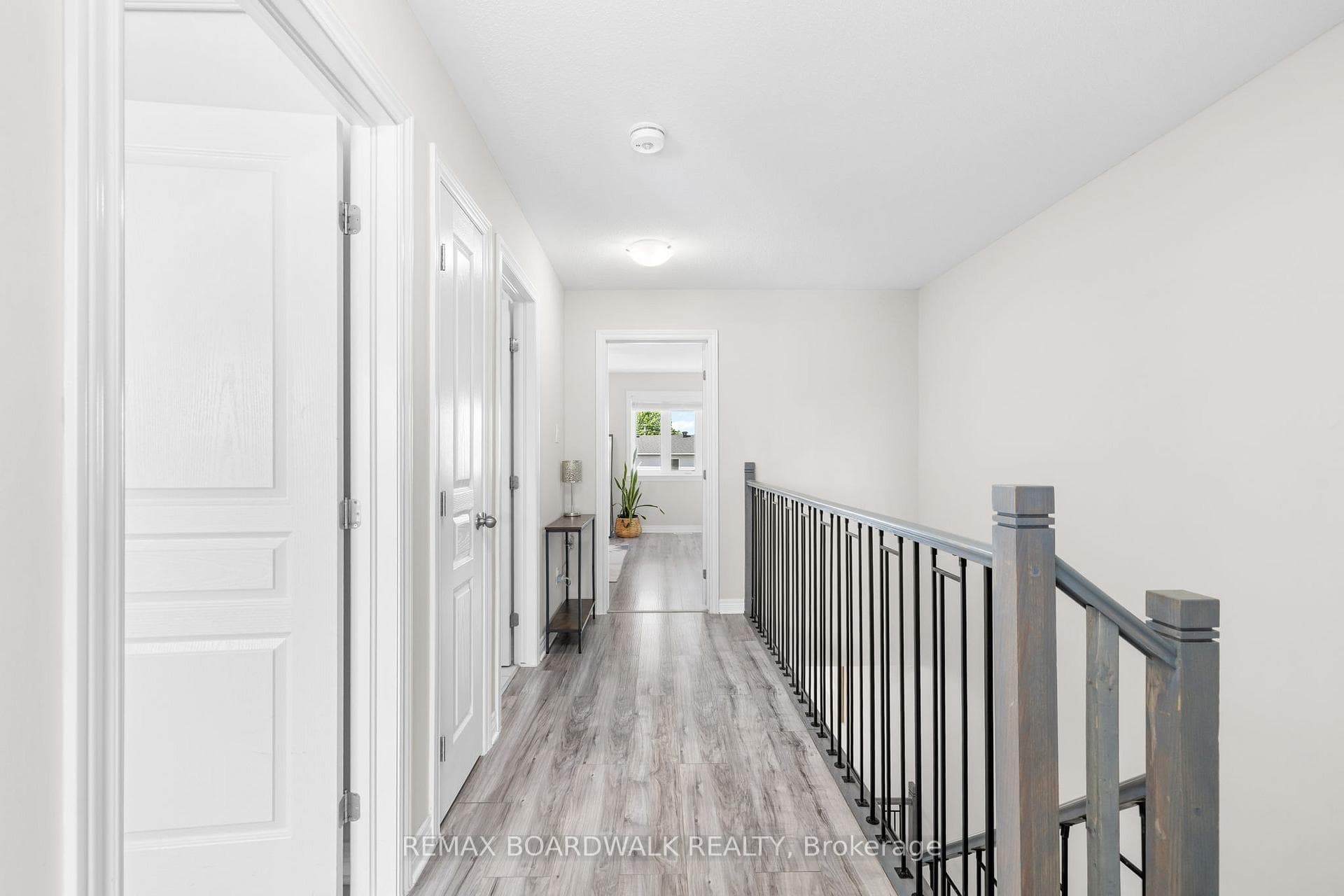 10 Code Crescent photo 18