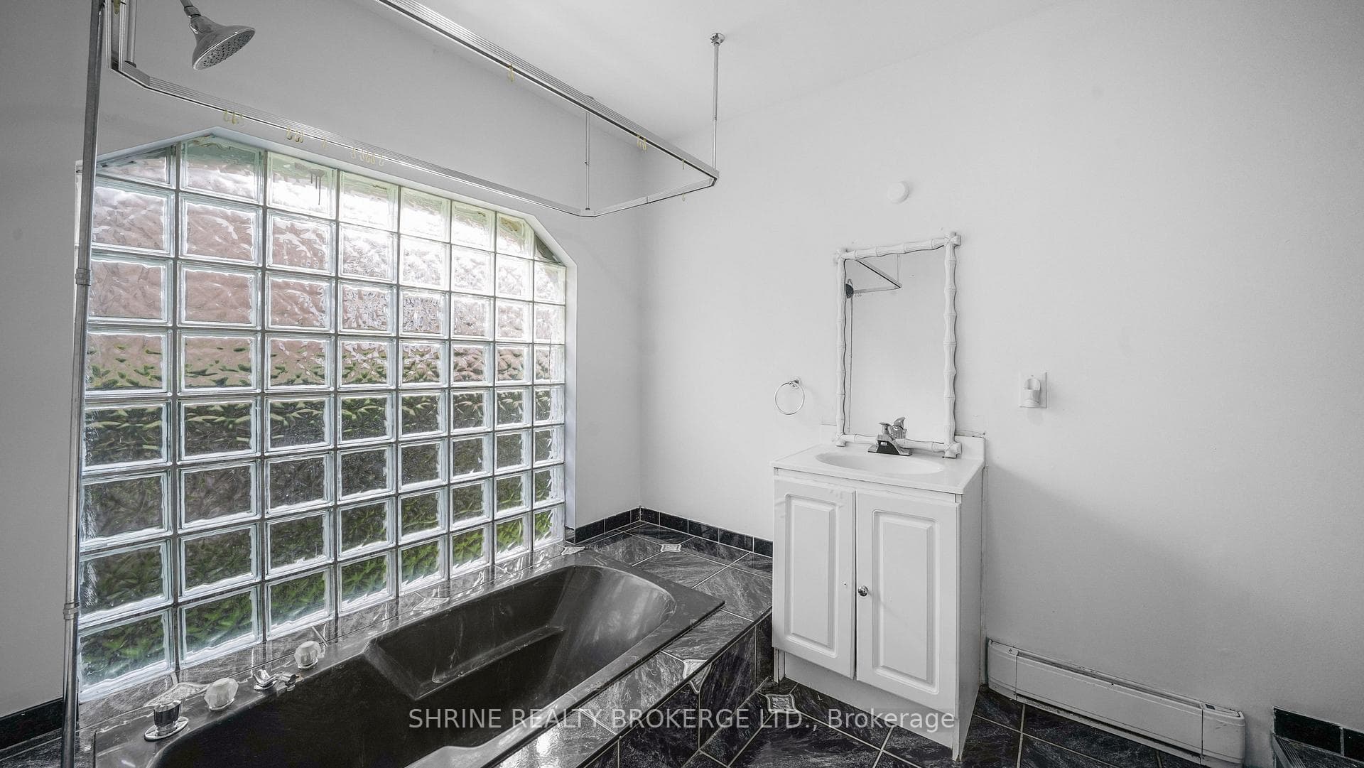 1632 Haig Street photo 22