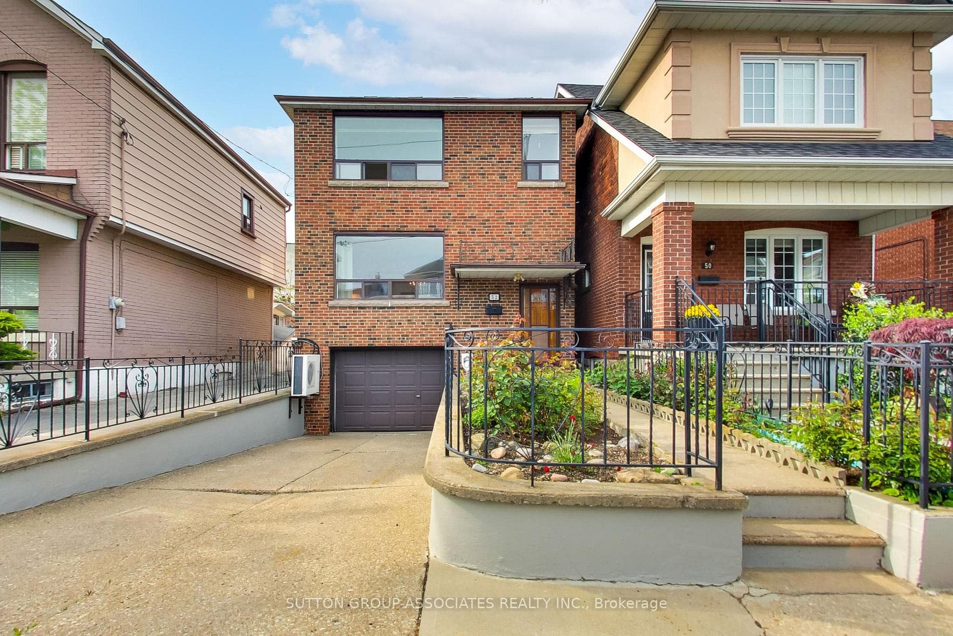 52 Mackay Avenue photo 1