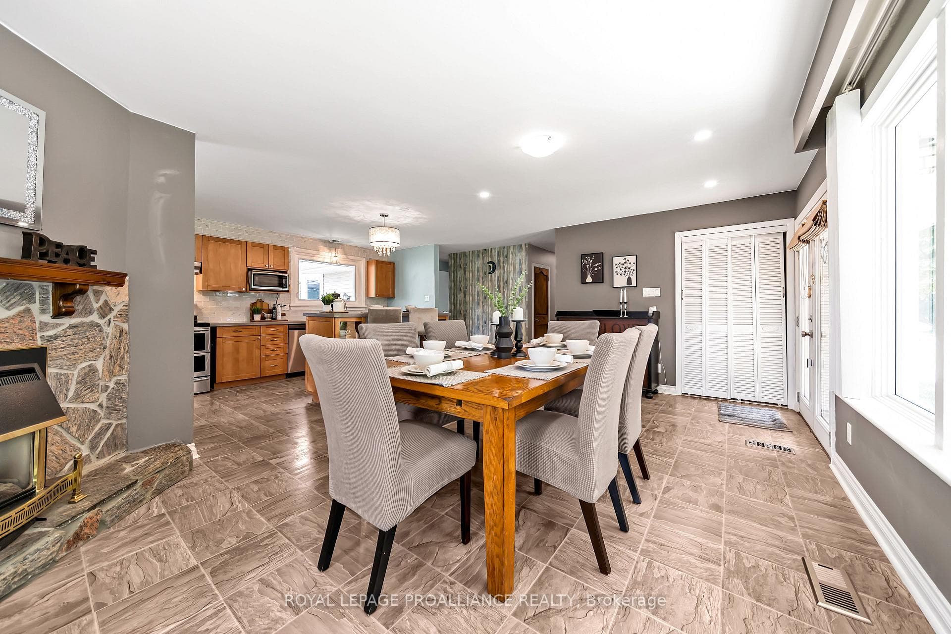 223 Garrard Road photo 14
