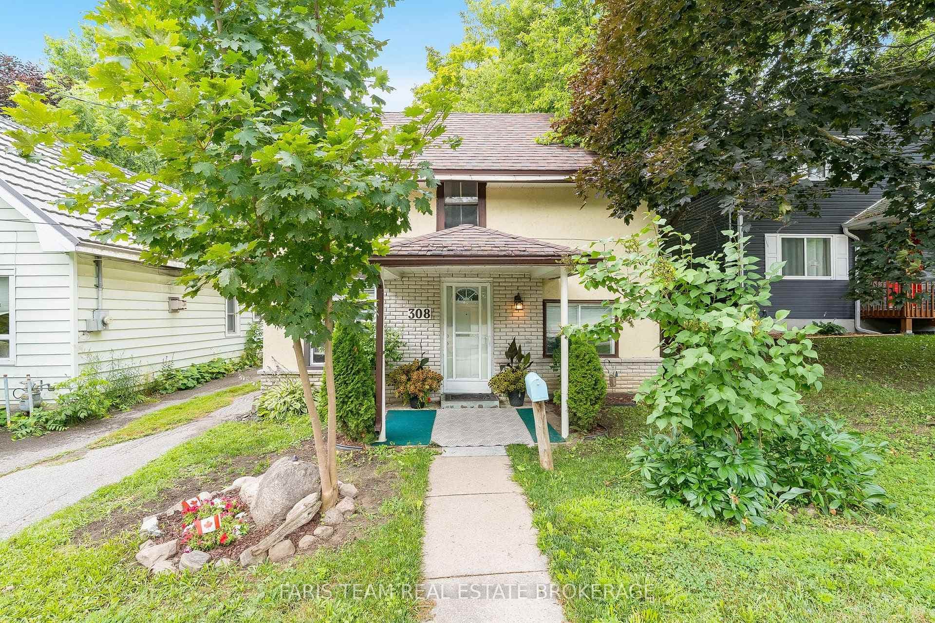 308 Russell Street photo 1