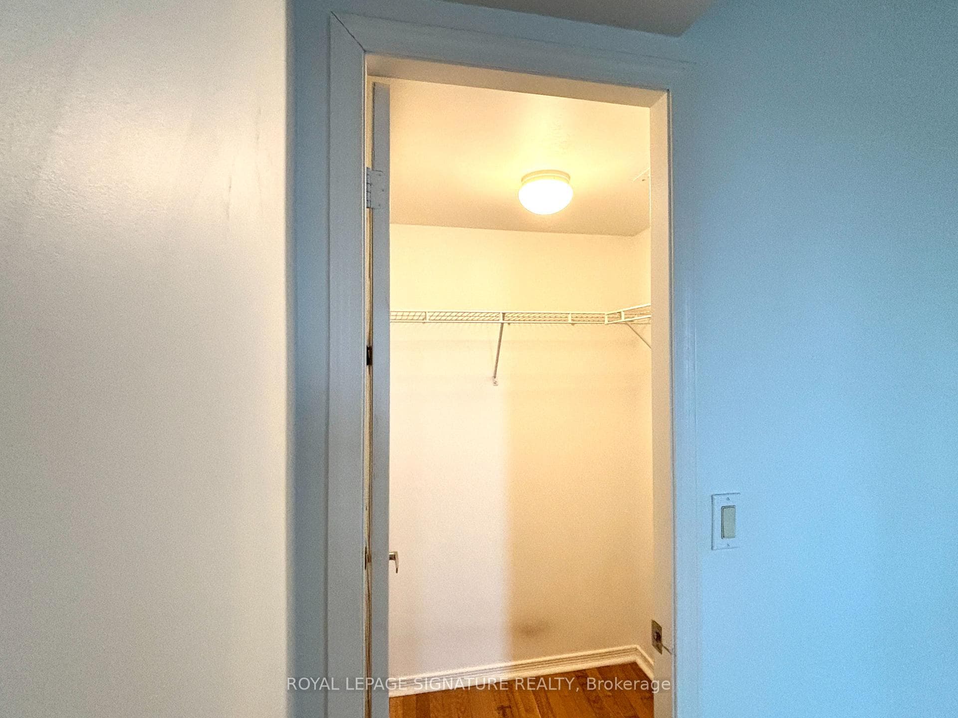 509 Beecroft Road Unit 805 photo 14