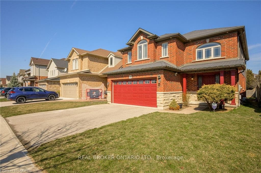 88 Sumner Crescent photo 2