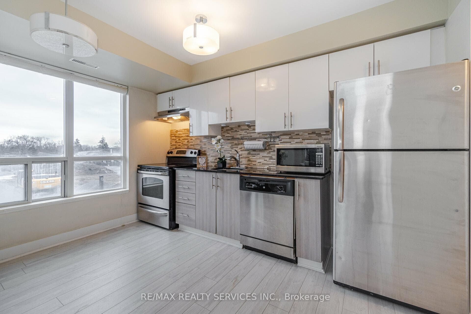 801 Sheppard Avenue Unit 202 photo 13