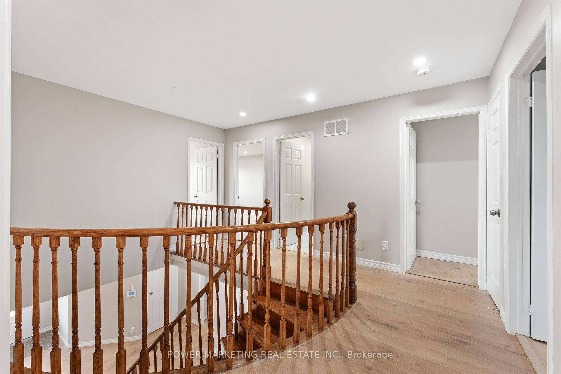 3 Newbury Crescent photo 18