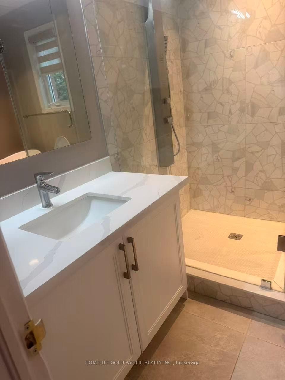 29 Rosebank Drive Unit 810 photo 3