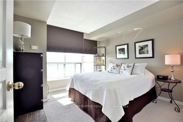 2545 Erin Centre Boulevard Unit 1404 photo 12