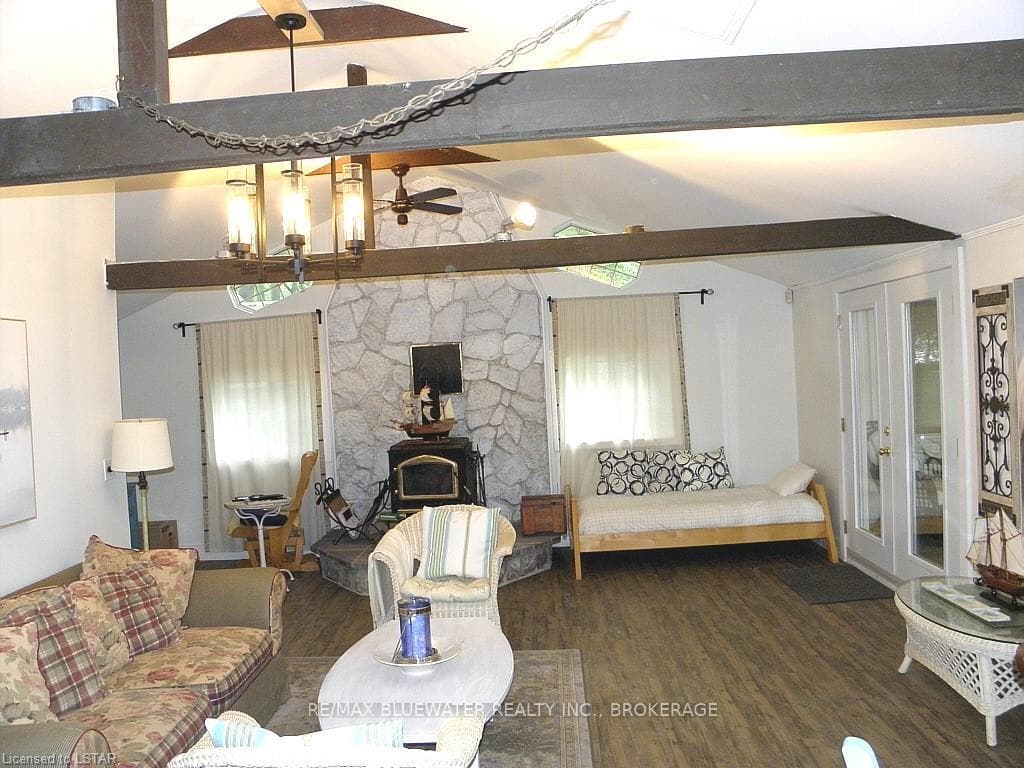 9700 LAKE Road photo 14