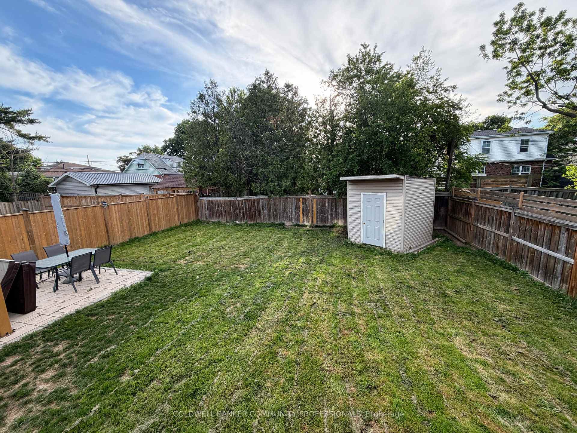 94 Howard Avenue photo 26