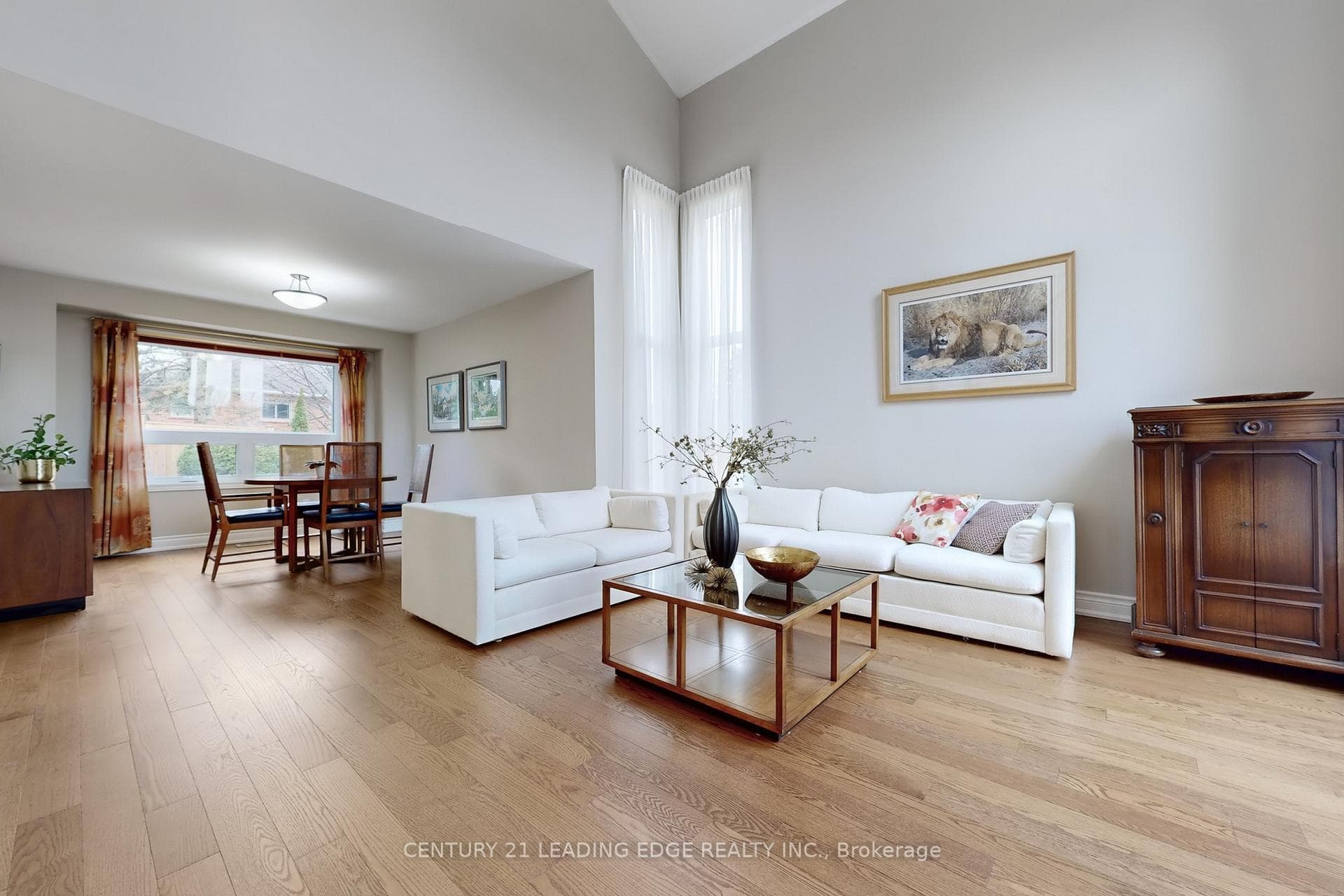 15 Royal Amber Crescent photo 2