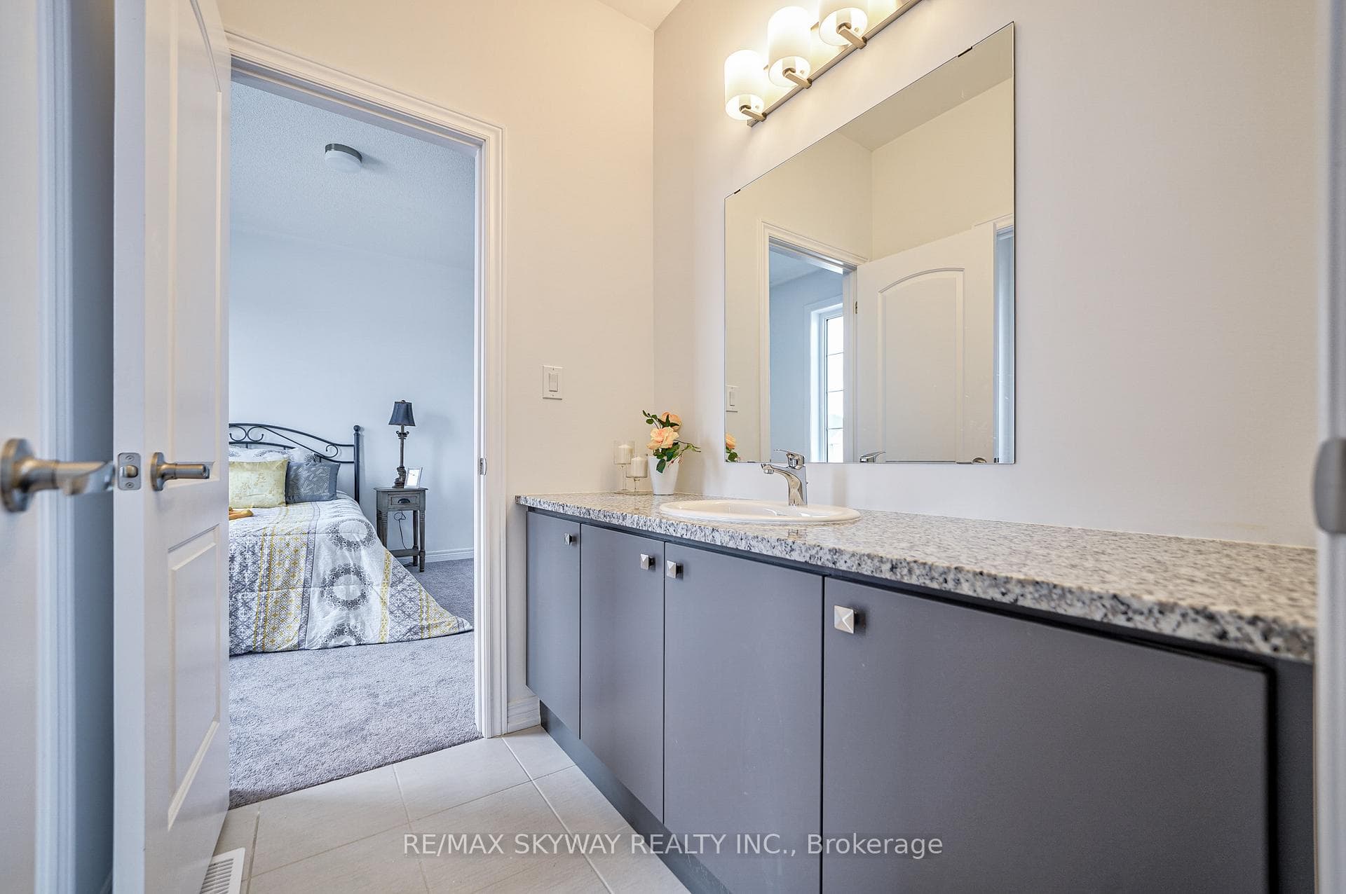 2073 Chris Mason Street photo 20