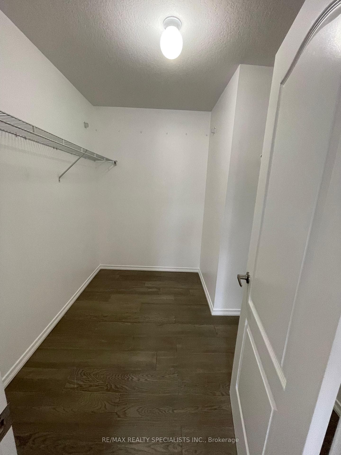 243 Seabrook Drive photo 10
