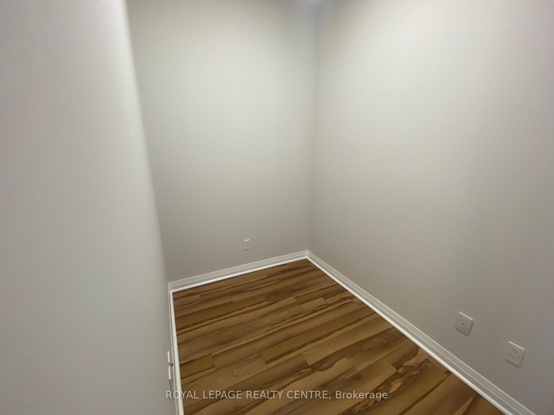 55 Eglinton Avenue Unit 2108 photo 10