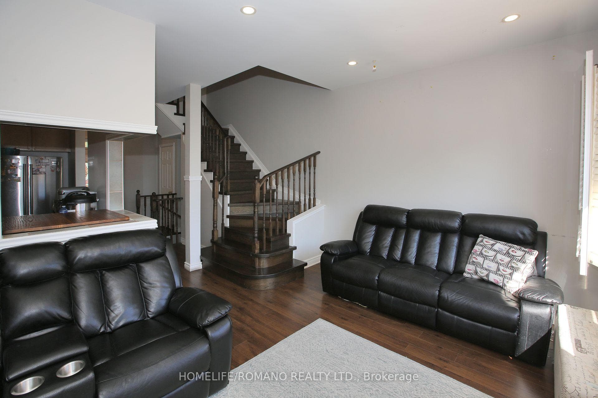 37 Ridgeway Court photo 11