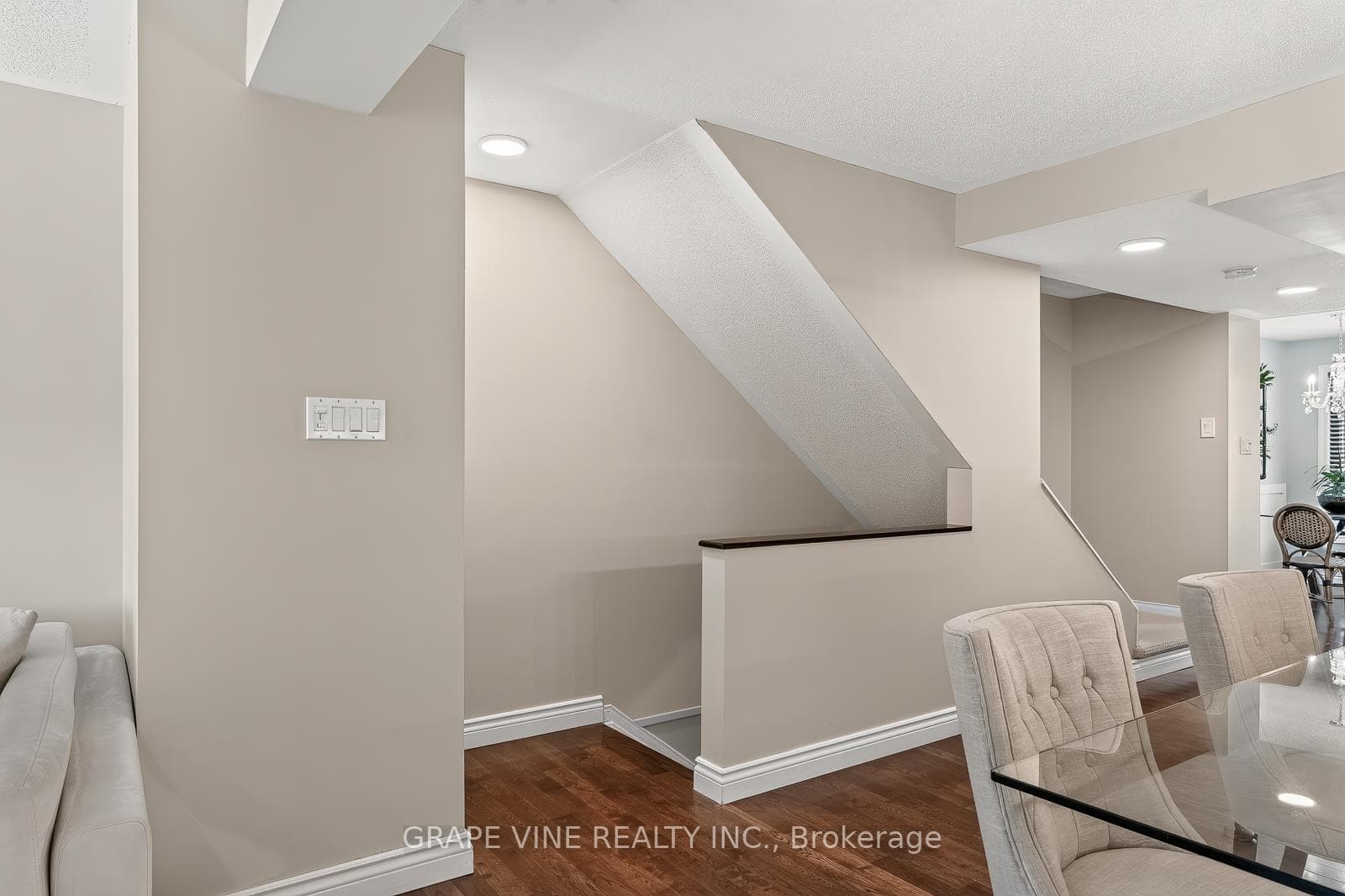 280 Bay Street Unit 14 photo 9