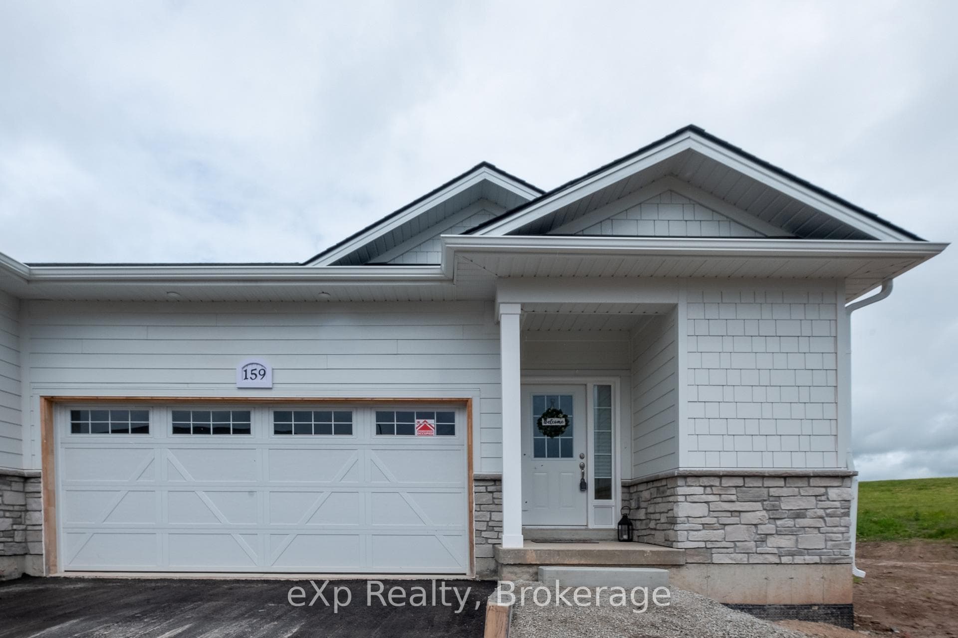 159 Hawthorn Crescent photo 1