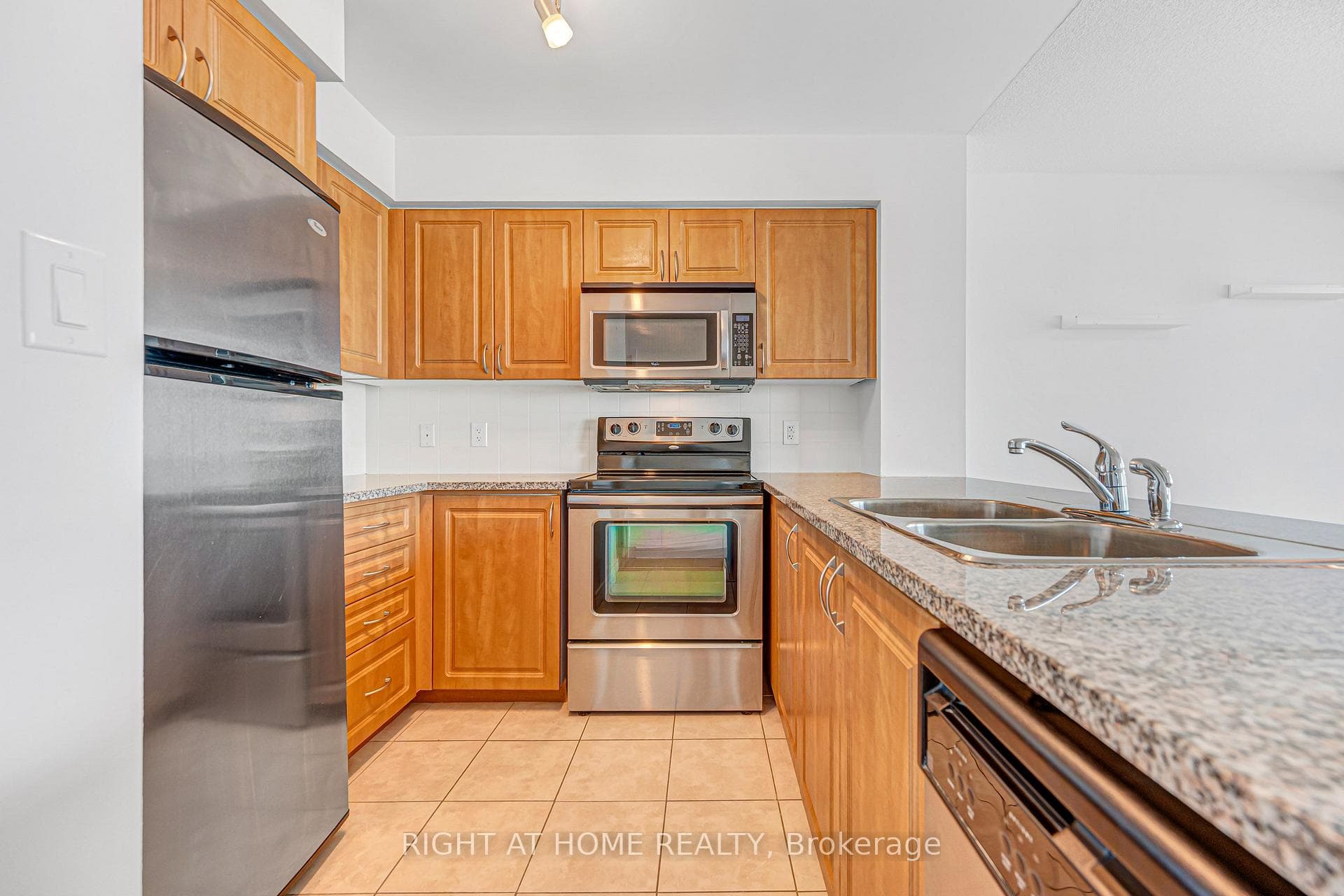 208 Enfield Place Unit #2902 photo 13