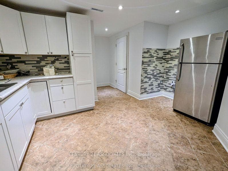 177 Montreal Circle photo 12