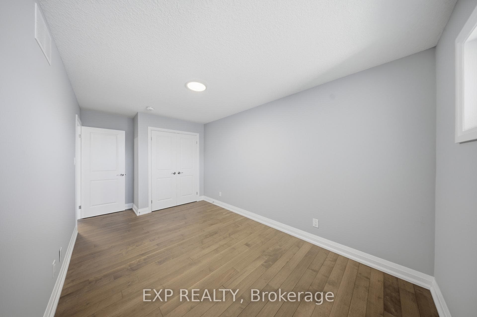 107 Stephenson Way photo 27