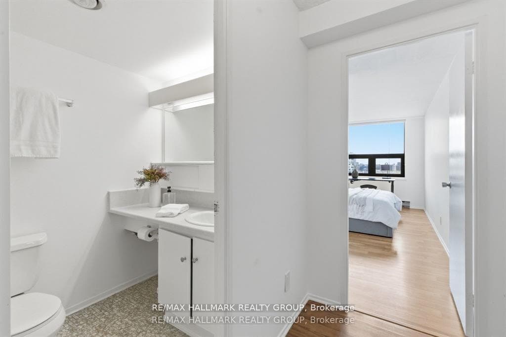 71 Somerset Street Unit 2003 photo 12