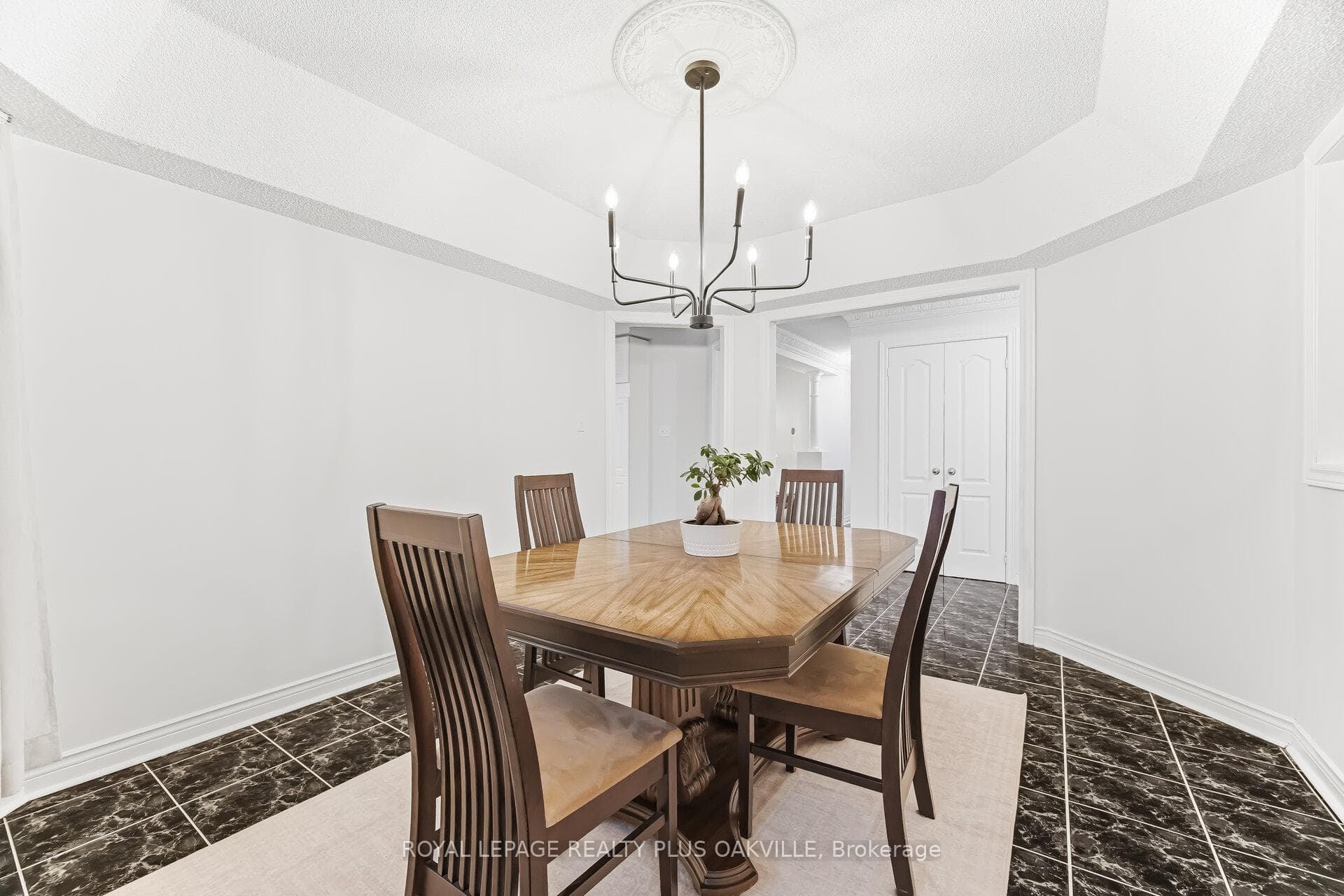 3395 Trelawny Circle photo 10