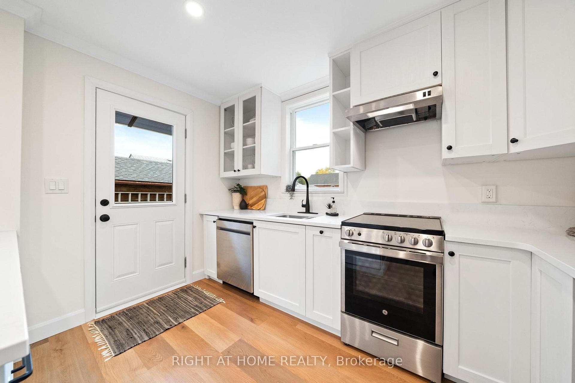87 drummond Street photo 15