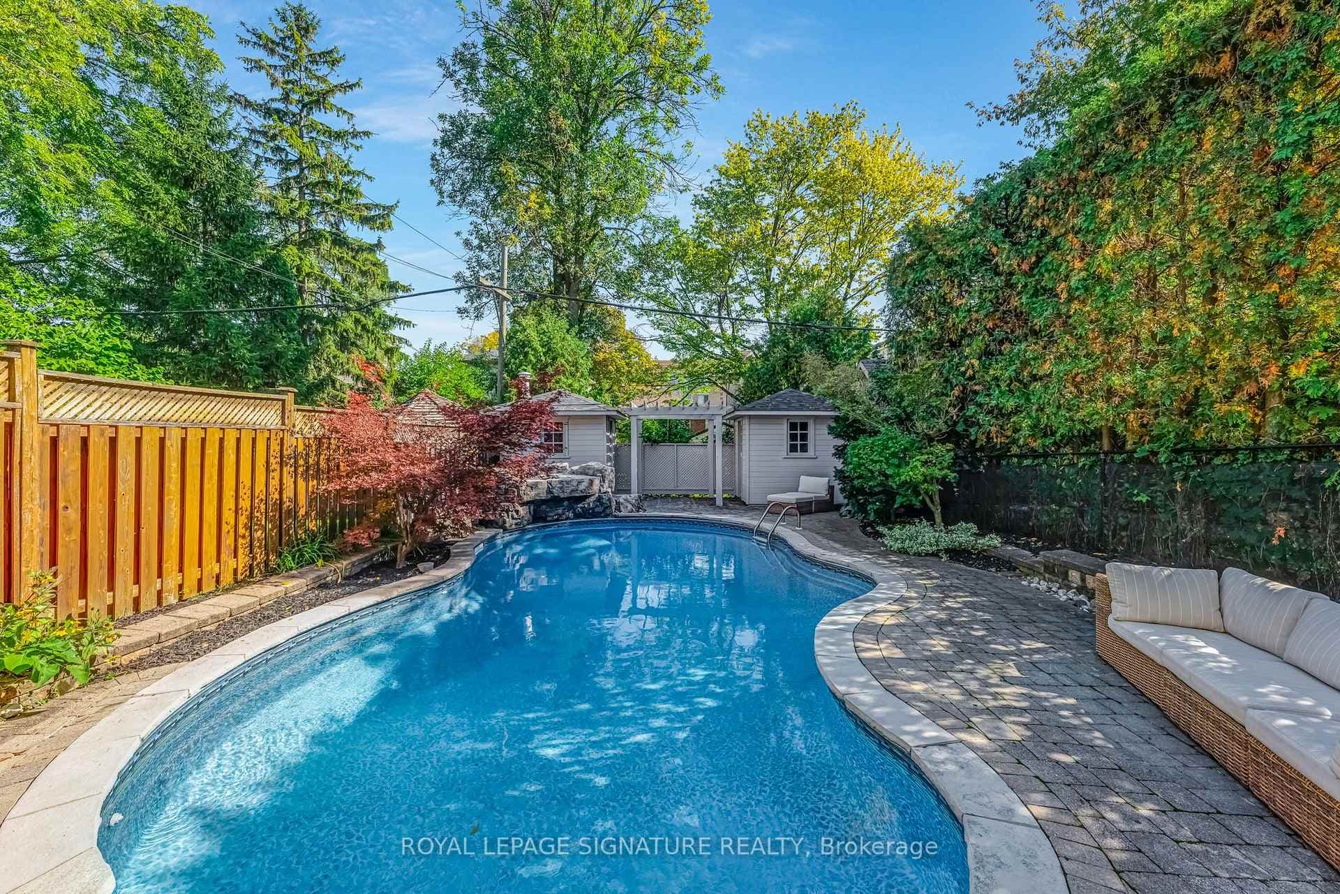 343 Sutherland Drive photo 32