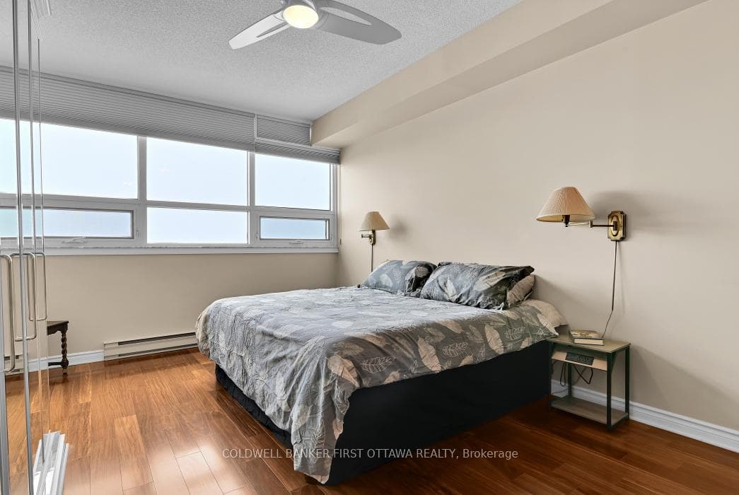 1480 Riverside Drive Unit 2702 photo 20