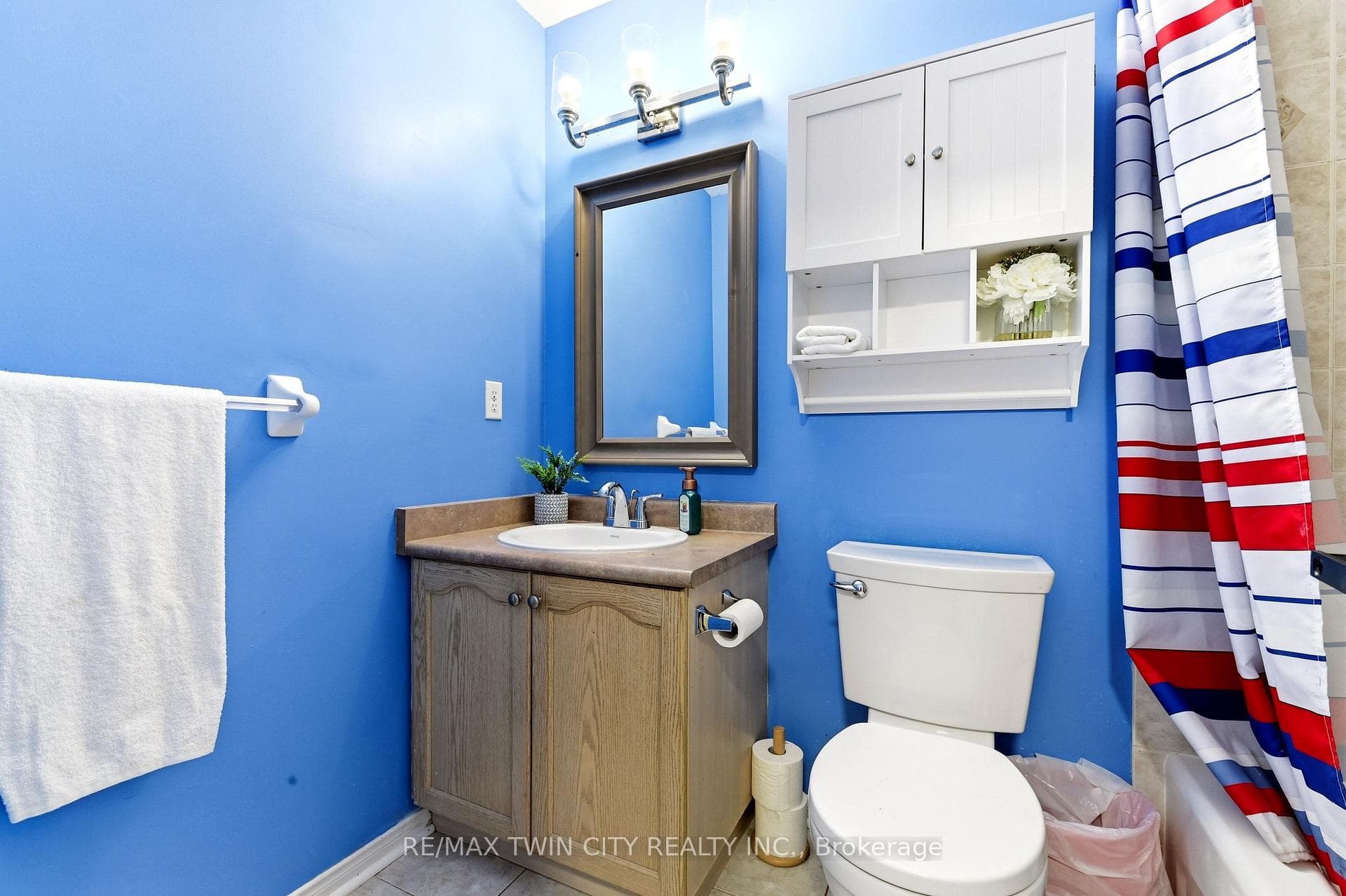 6 Jones Lane photo 15