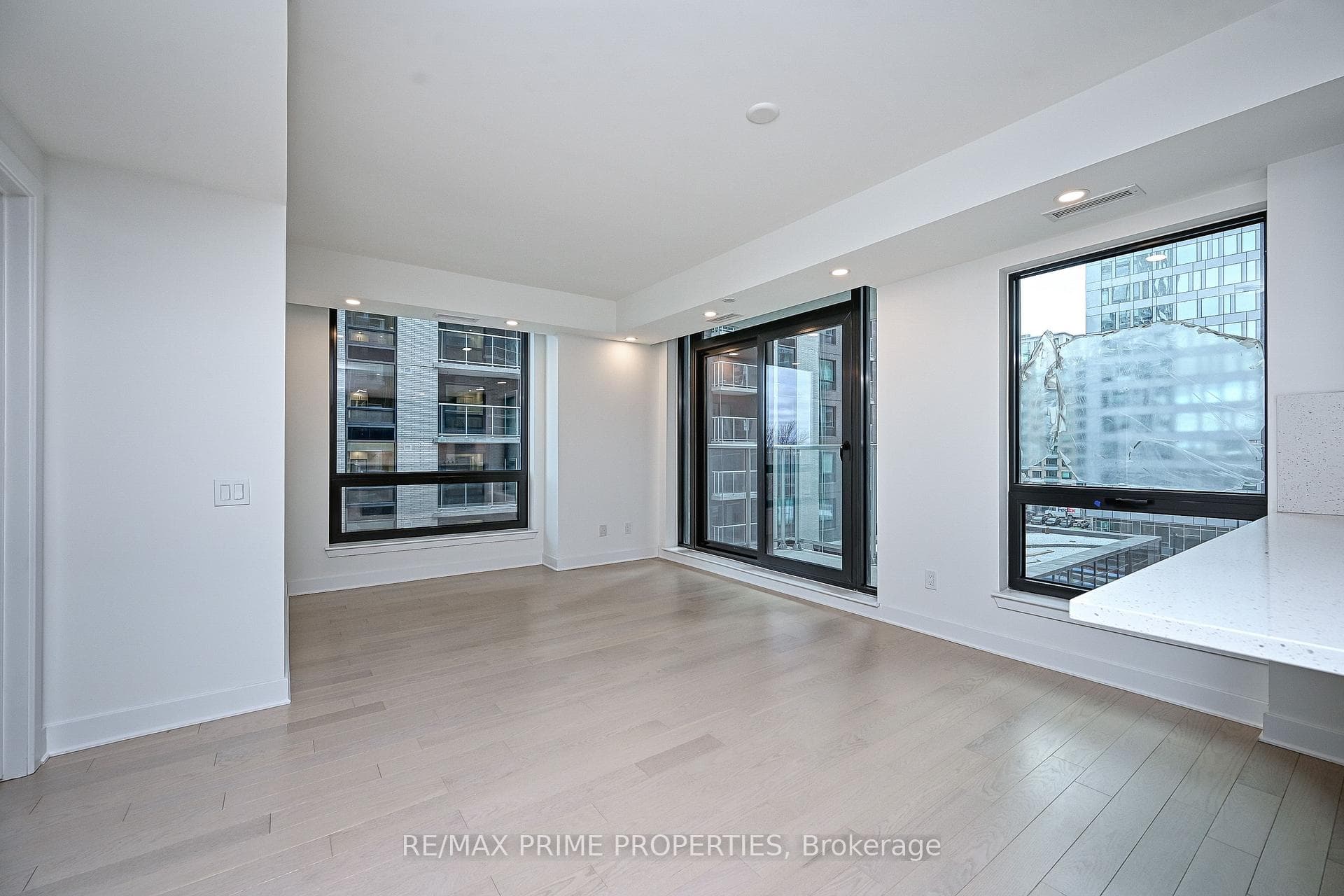 180 GEORGE Street Unit 508 photo 2