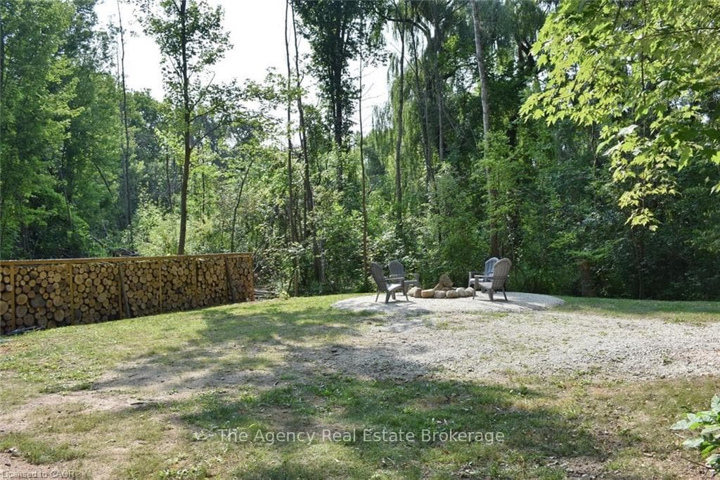 135 LONGPOINT Road photo 11