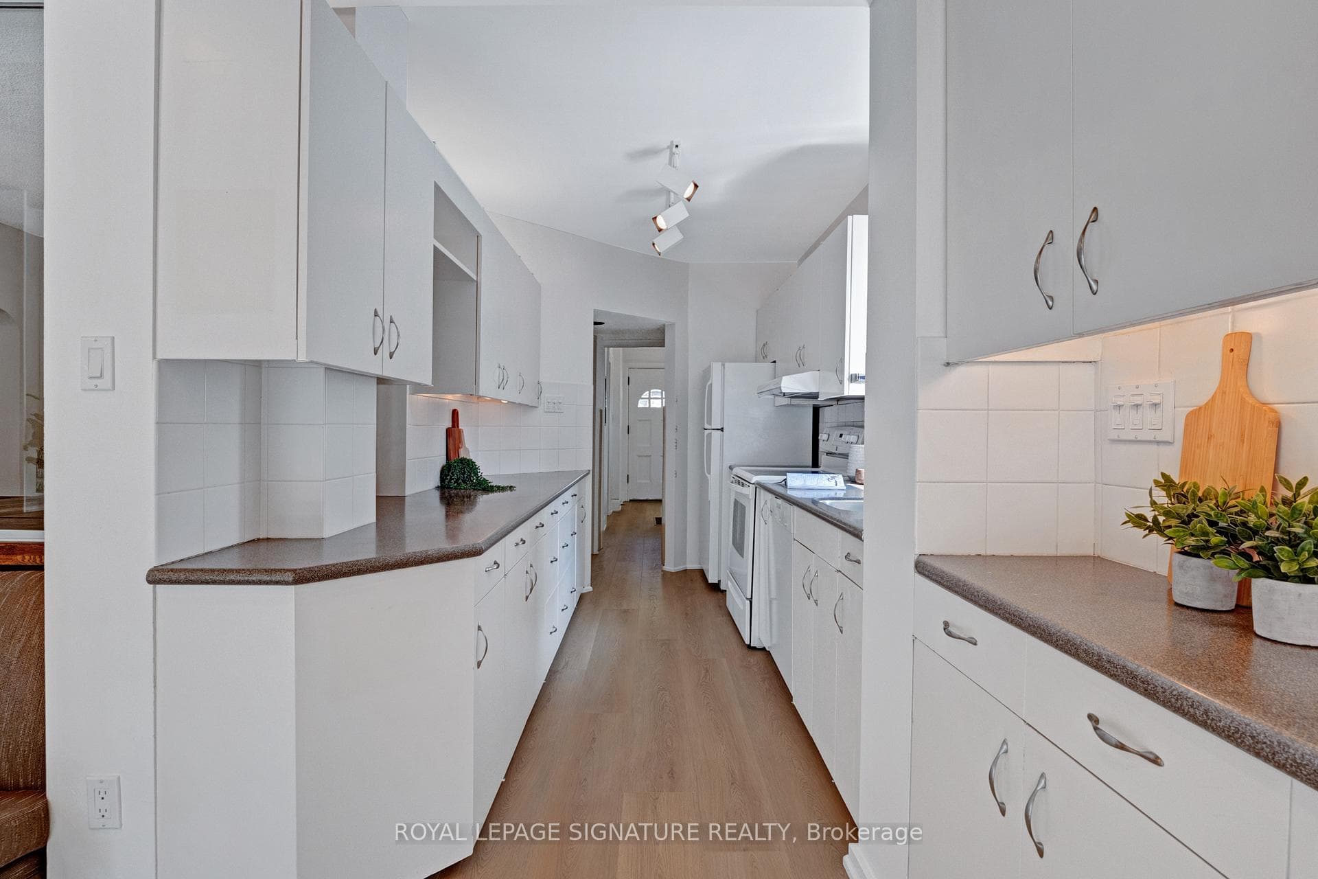 161 Brookdale Avenue photo 11